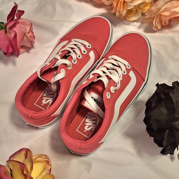 🎈🎈 VANS PINK & WHITE SNEAKERS - Picture 3 of 11